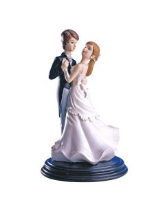 Couple Mariés valsant sur socle