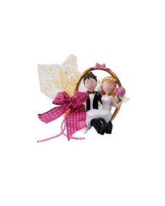 Couple de mariés dans anneau de mariage